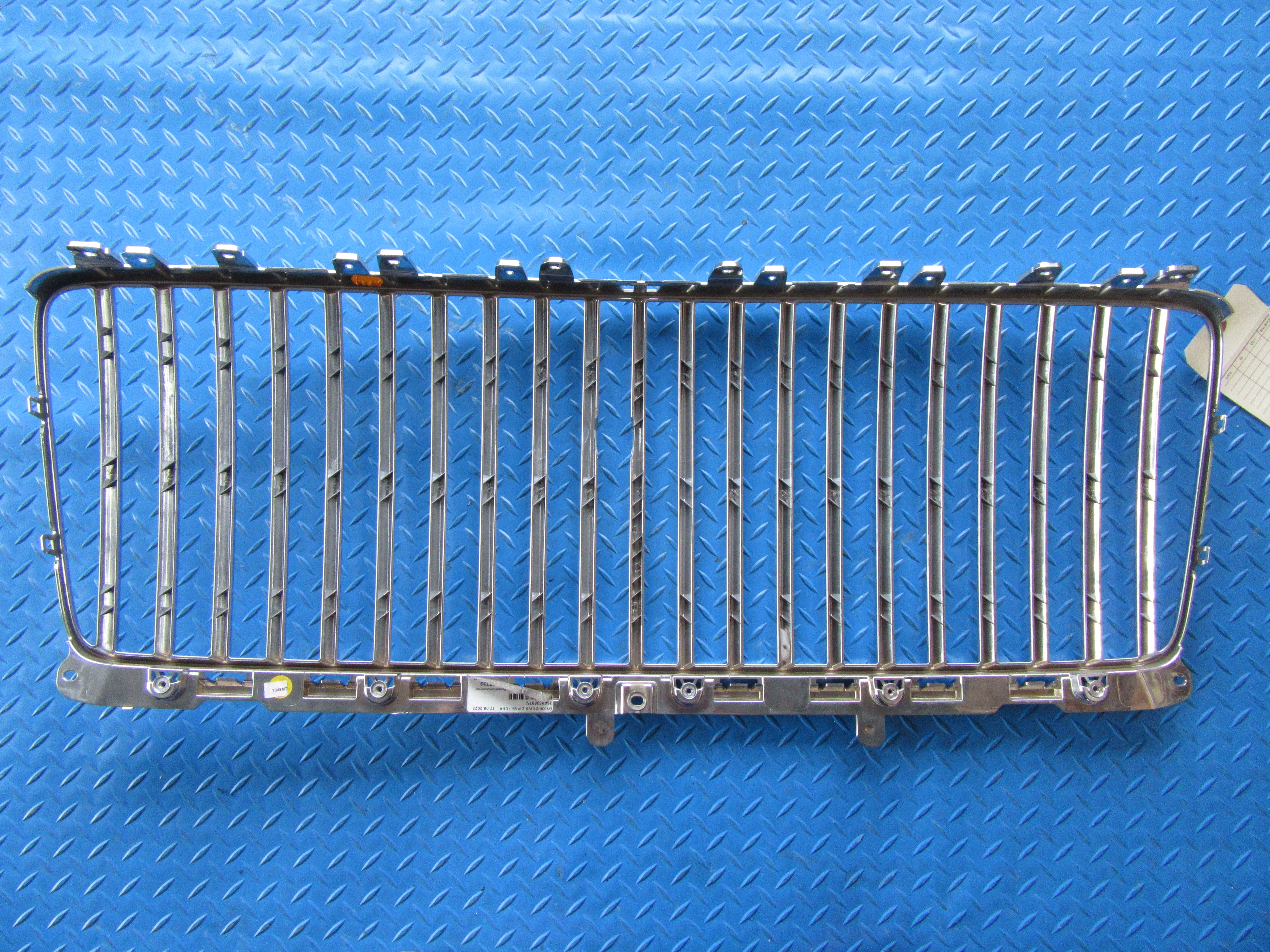 Bentley Bentayga EWB Azure radiator chrome grille #0097
