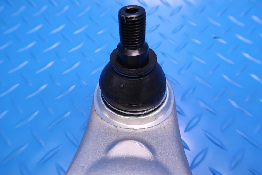 Maserati Quattroporte Granturismo left front lower suspension control arm #13047
