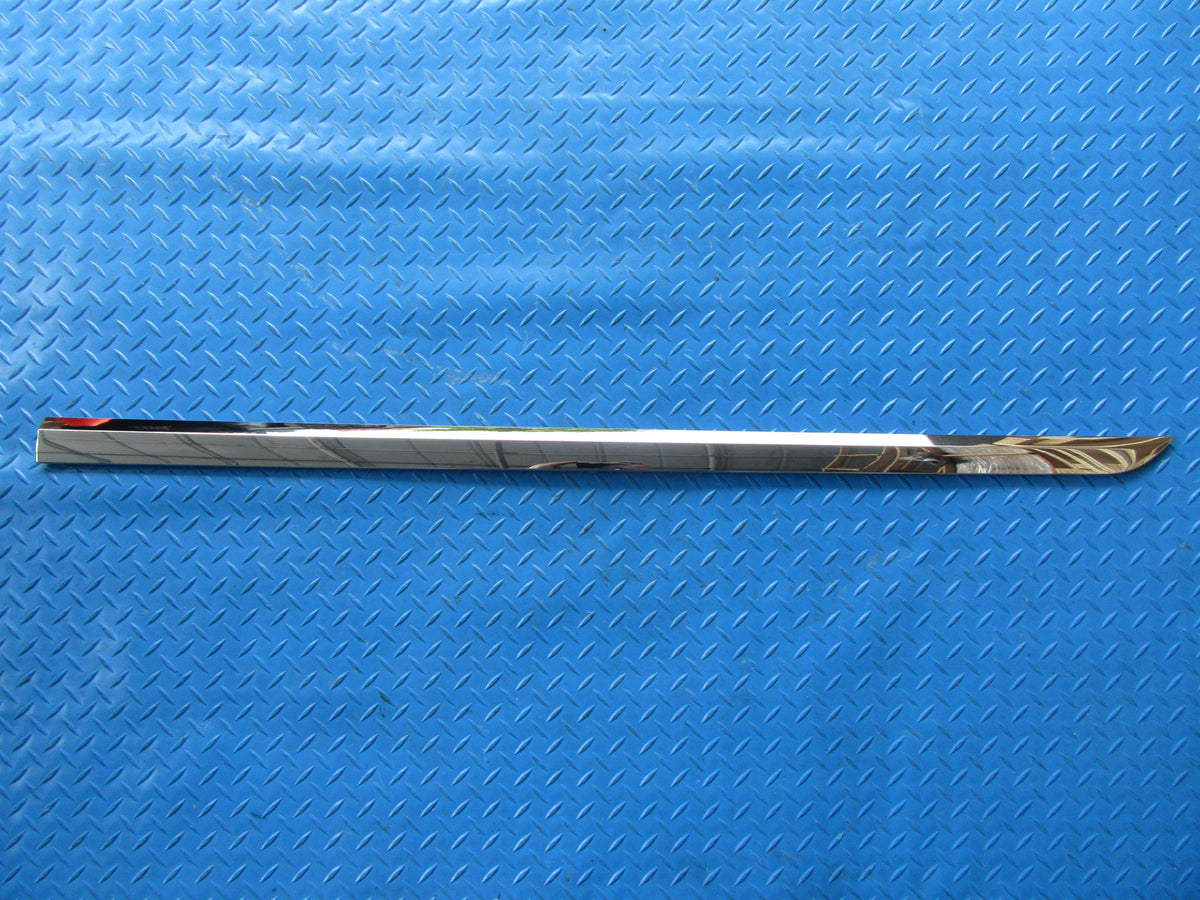 Bentley Bentayga right front door chrome trim NEW #0070