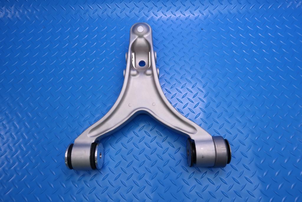 Maserati Quattroporte Granturismo left front lower suspension control arm #13047