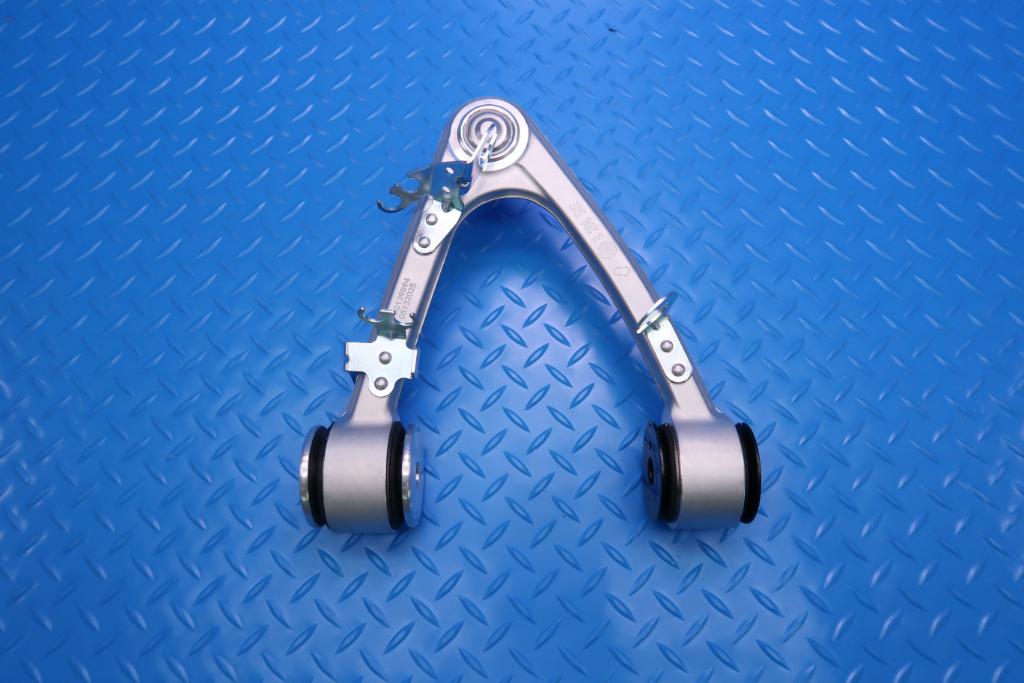 Maserati Quattroporte Granturismo left front upper suspension control arm #13048