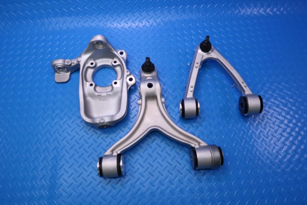 Maserati Quattroporte Granturismo right front suspension control arms spindle #13049