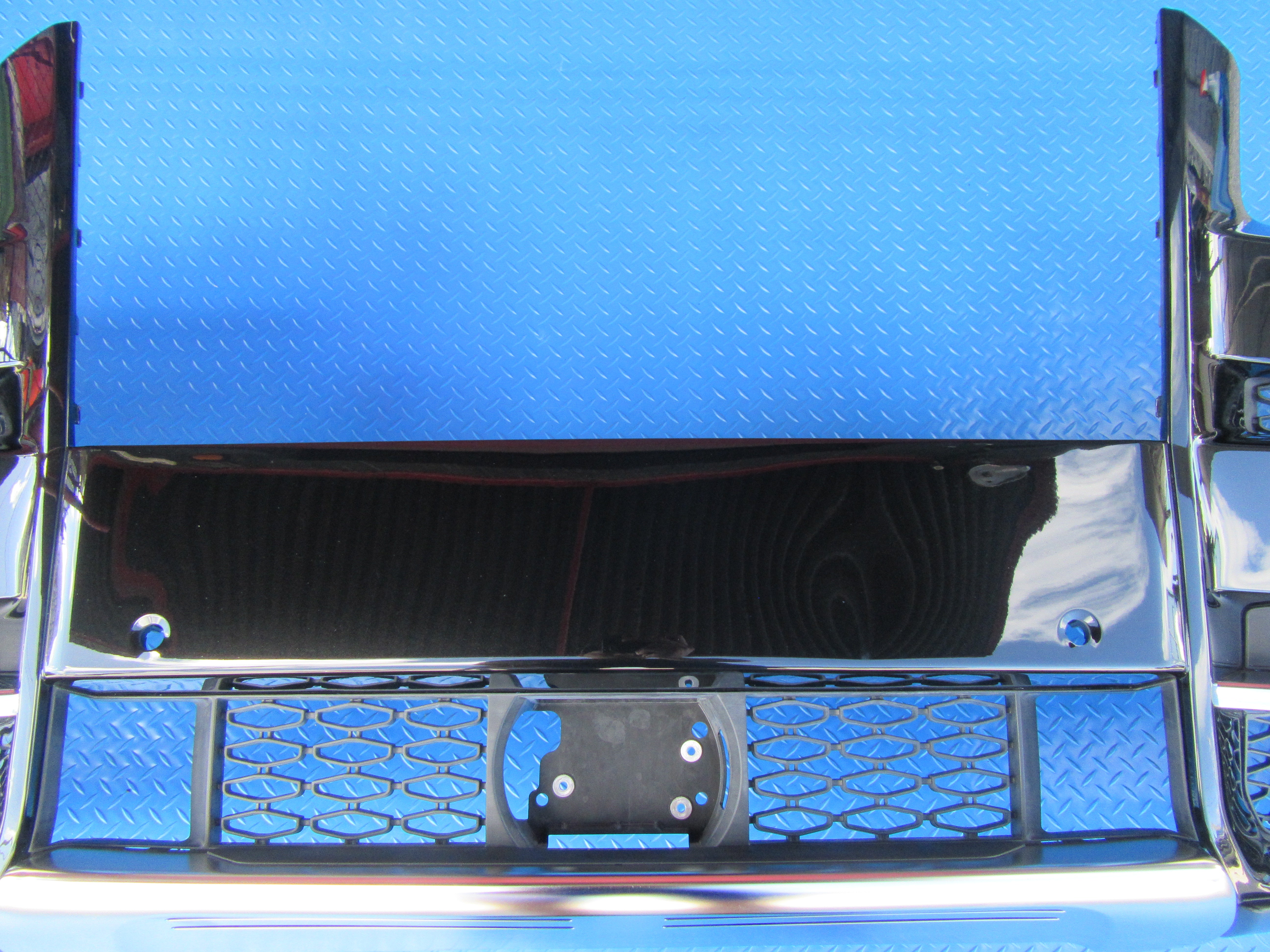 Rolls Royce Cullinan front bumper cover with grilles #4000