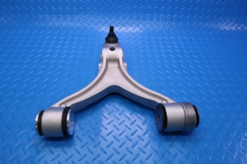 Maserati Quattroporte Granturismo right front lower suspension control arm #13051