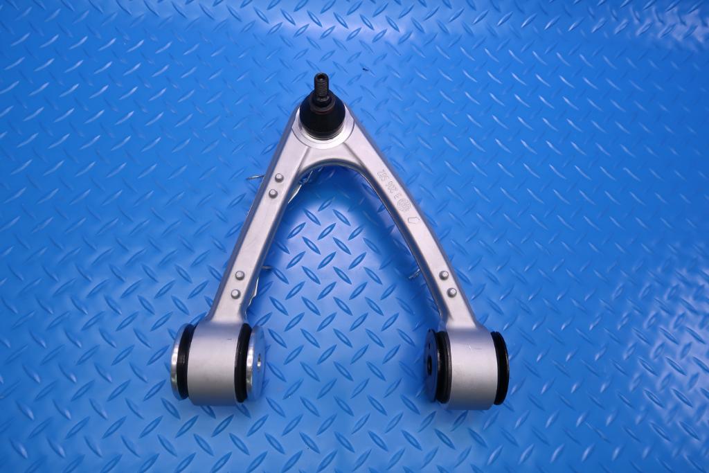 Maserati Quattroporte Granturismo right front suspension control arms #13050