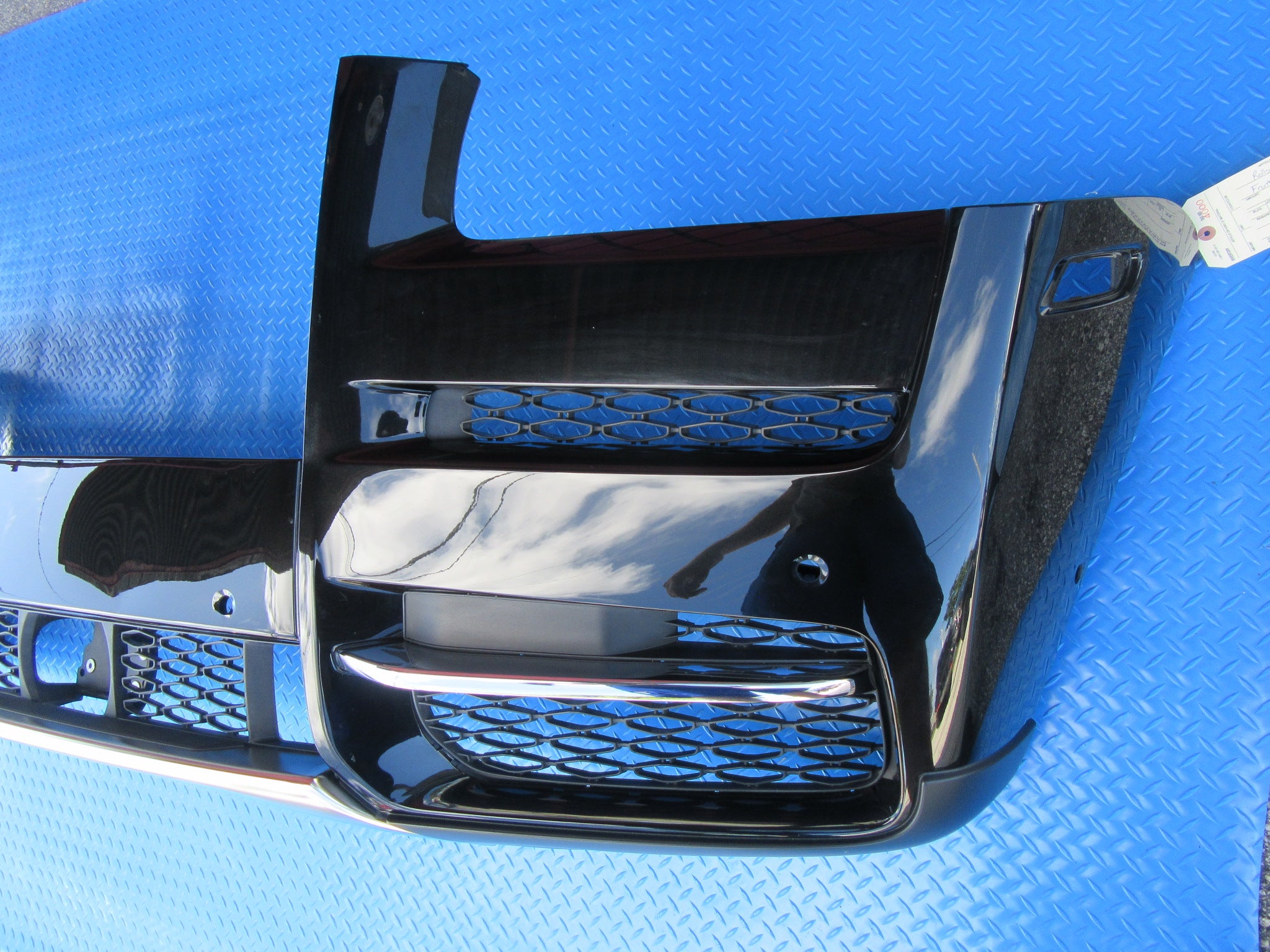 Rolls Royce Cullinan front bumper cover with grilles #4000