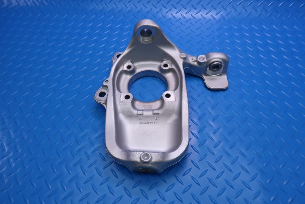 Maserati Quattroporte Granturismo left front suspension spindle knuckle #13054