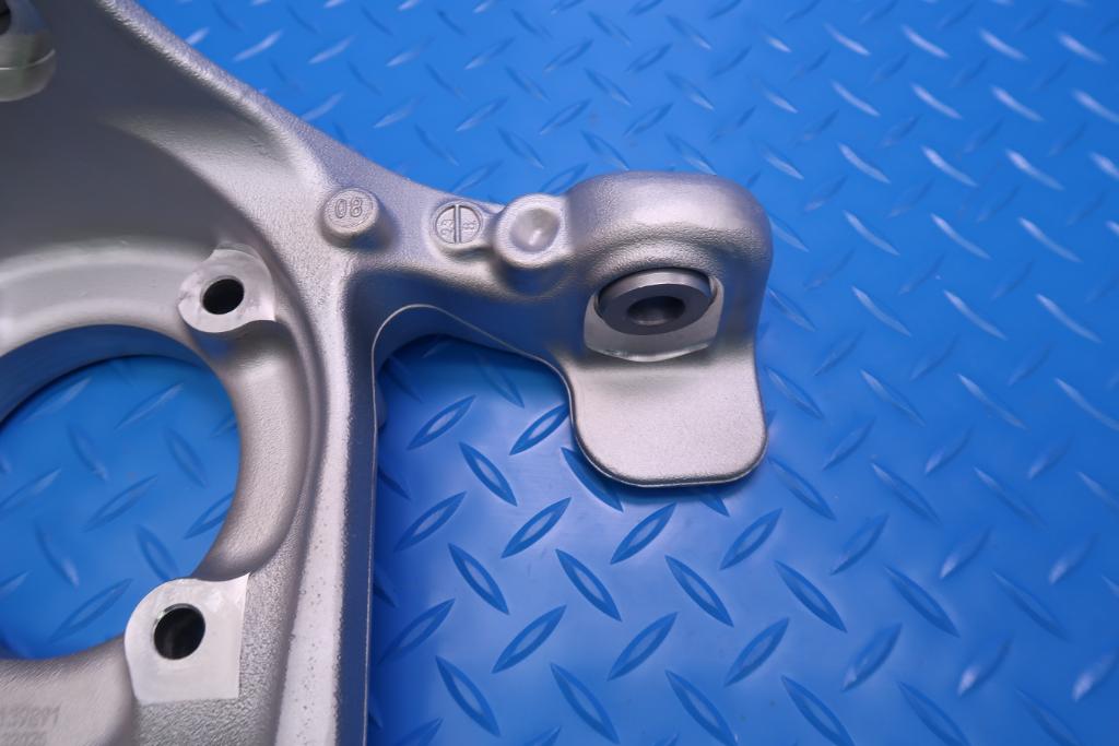 Maserati Quattroporte Granturismo left front suspension spindle knuckle #13054
