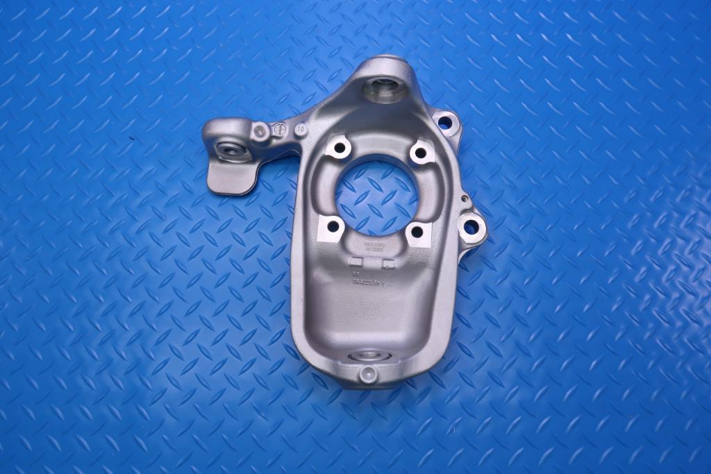 Maserati Quattroporte Granturismo left right suspension control arms spindles #13044