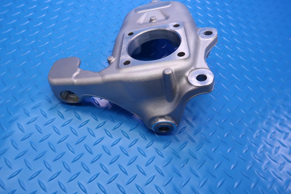 Maserati Quattroporte Granturismo right front suspension spindle knuckle #13055