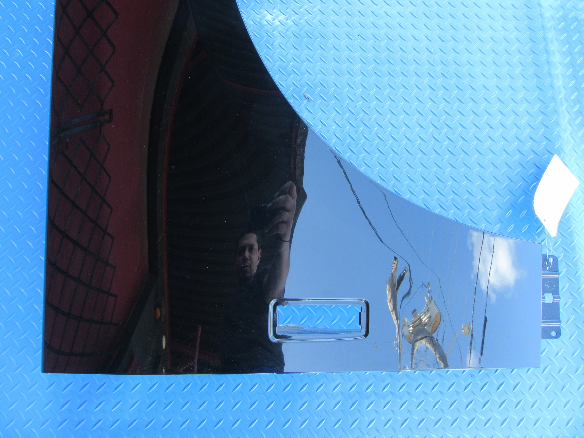 Rolls Royce Cullinan right fender #4002