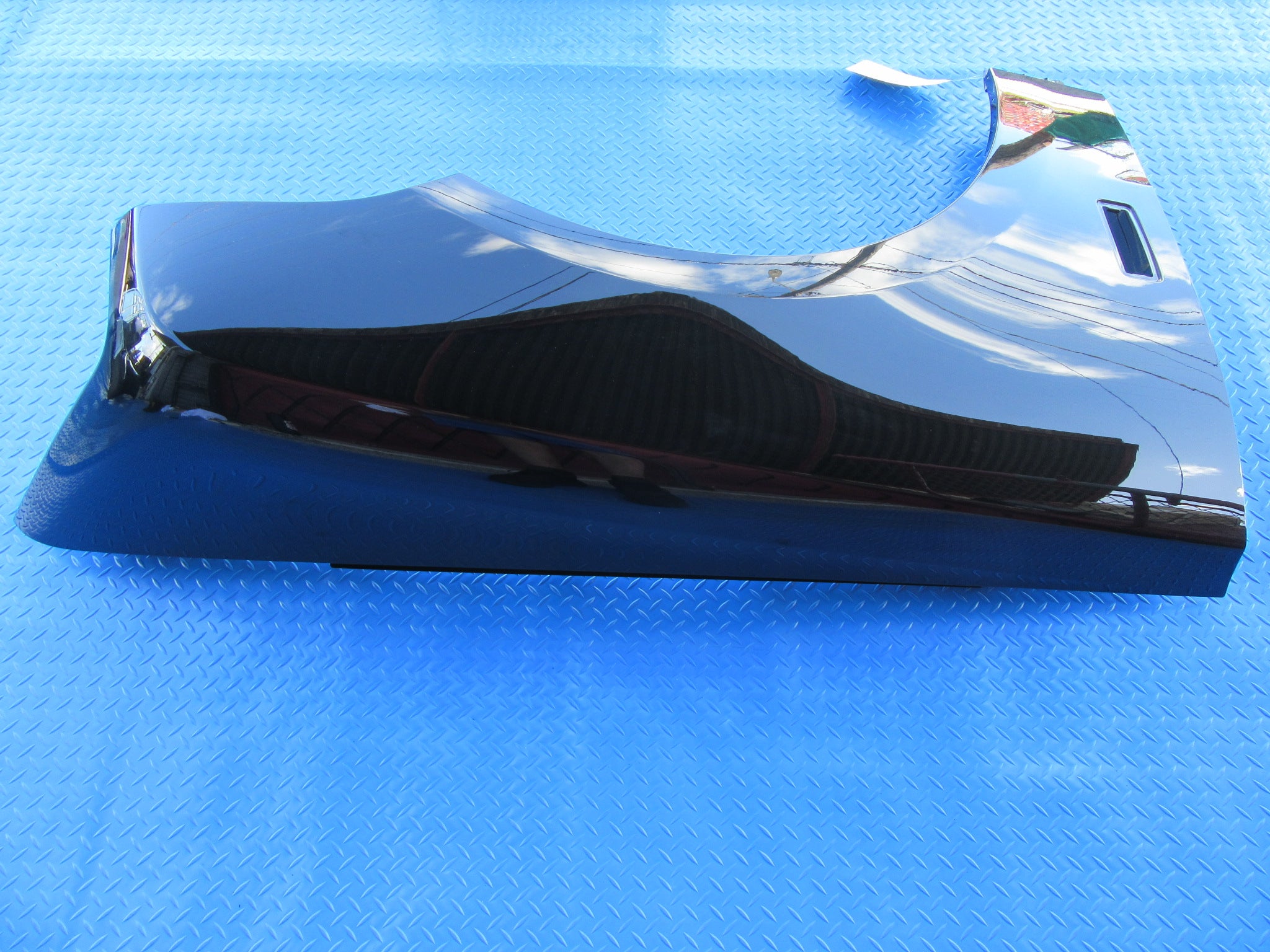 Rolls Royce Cullinan right fender #4002
