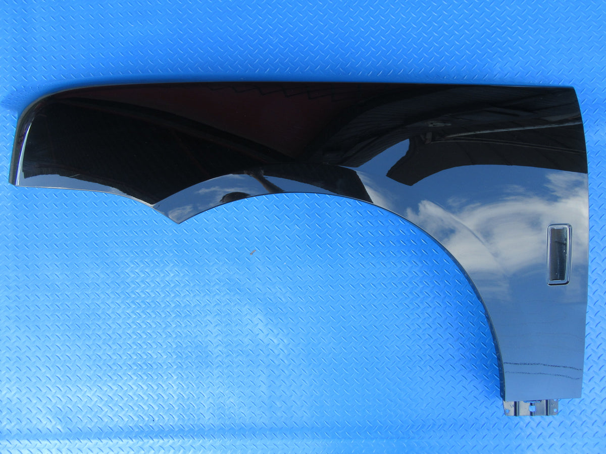 Rolls Royce Cullinan left fender #4002