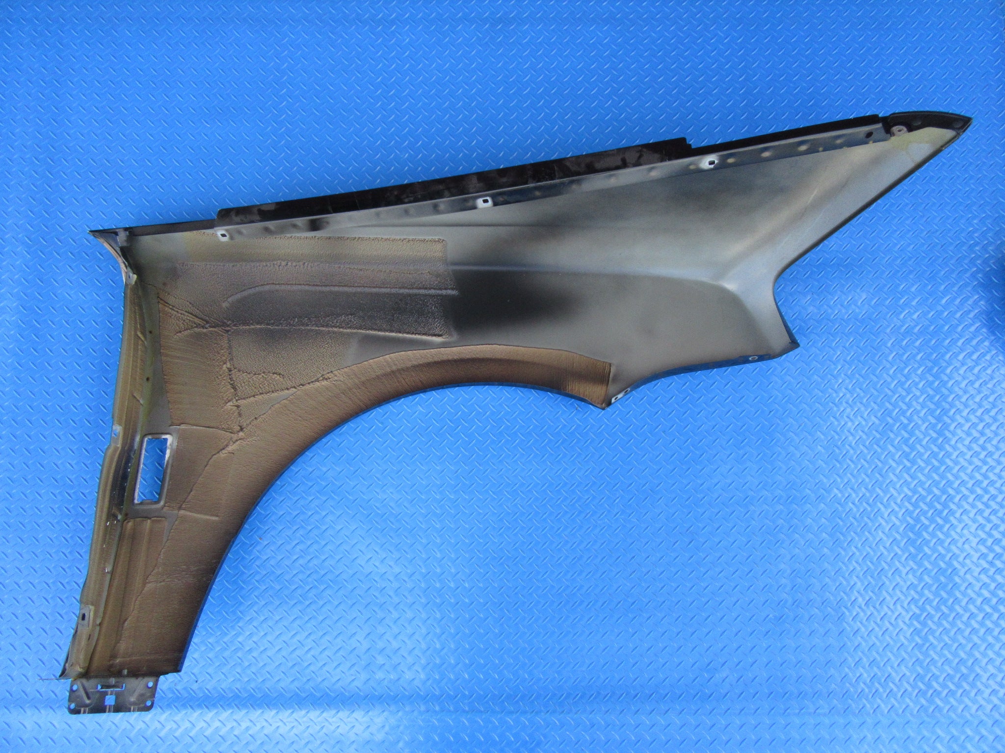 Rolls Royce Cullinan left fender #4002