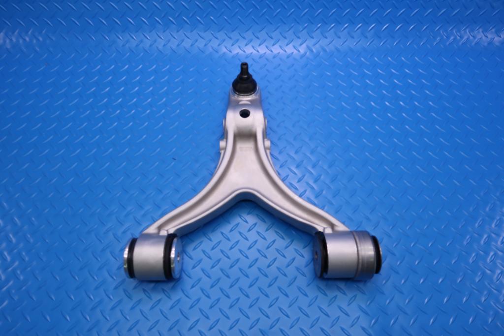 Maserati Quattroporte Granturismo left upper suspension control arms 2pcs #13057