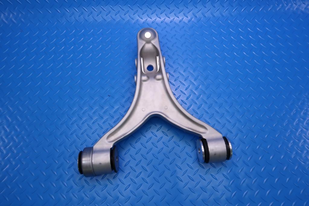 Maserati Quattroporte Granturismo left upper suspension control arms 2pcs #13057