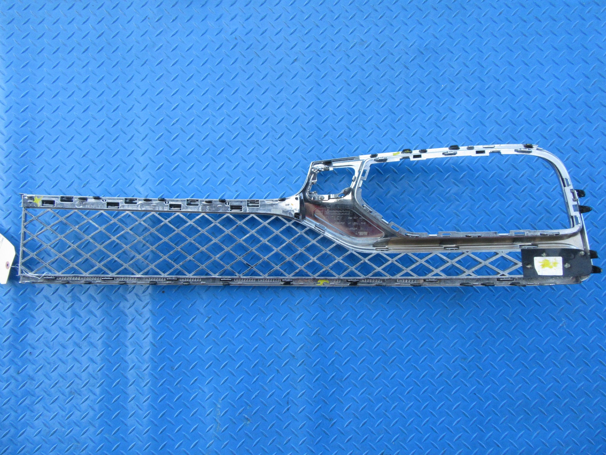 Bentley Continental Flying Spur right front bumper grille #4006
