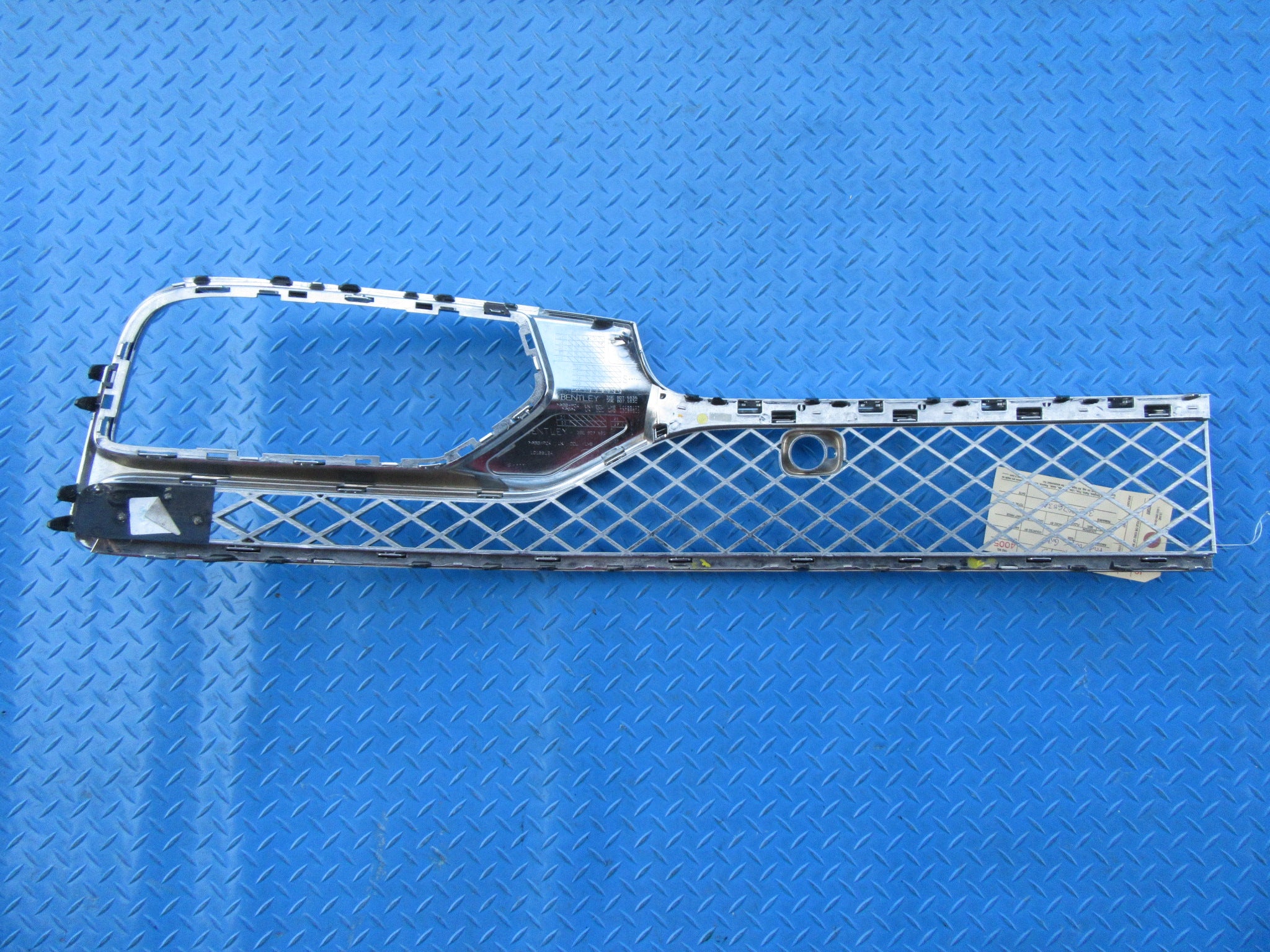 Bentley Continental Flying Spur left front bumper grille #4005