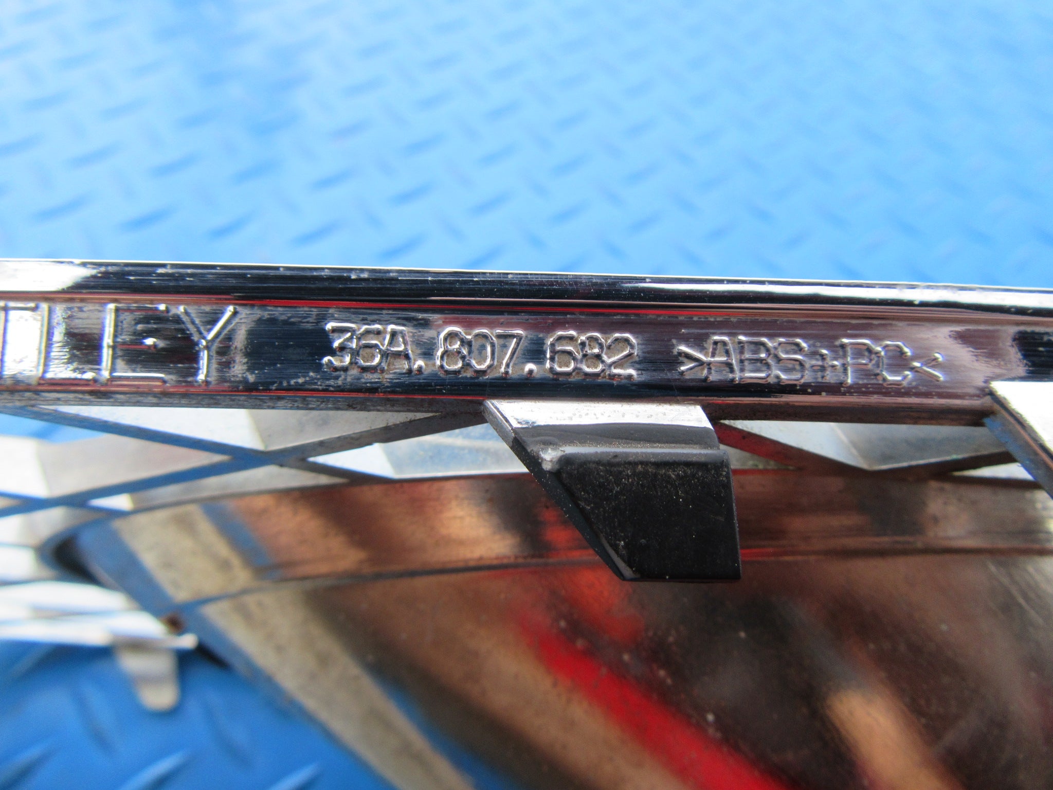 Bentley Bentayga right front bumper grille Chrome #4013