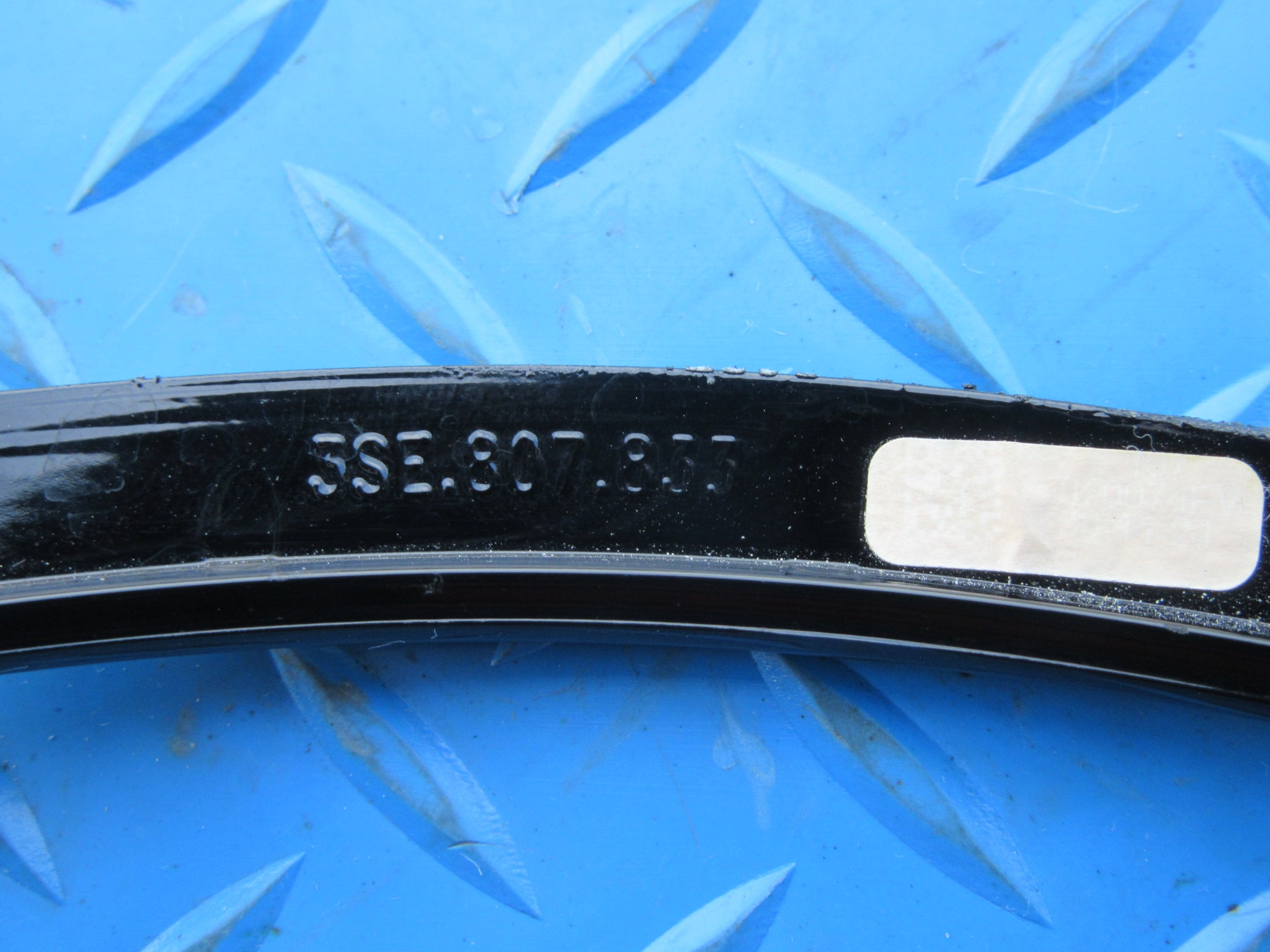 Bentley Continental Flying Spur left inner headlight ring black #4014