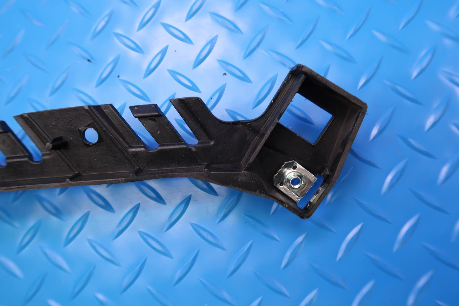 Bentley Continental GT GTC front bumper right bracket #12716