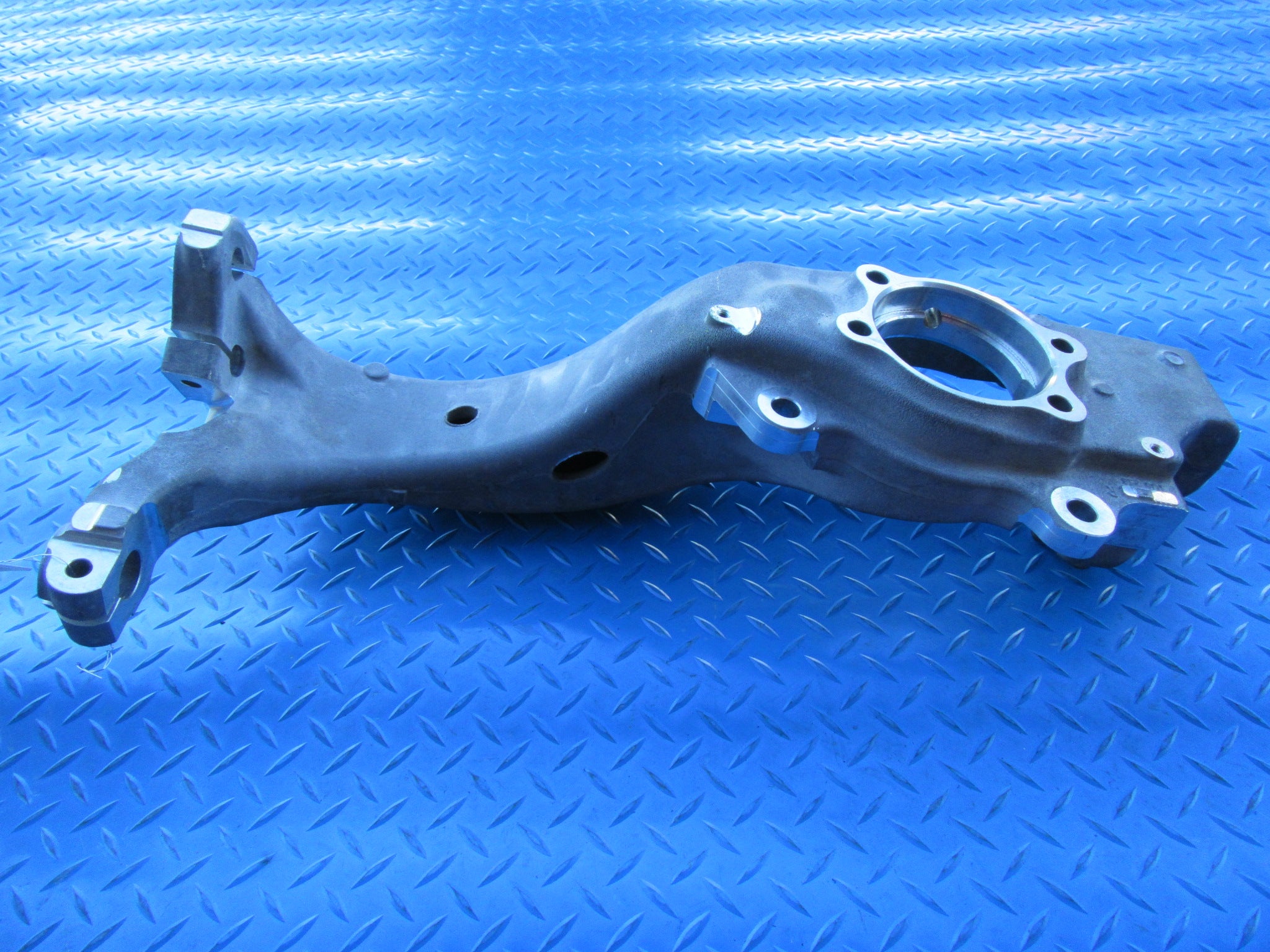Bentley Continental Supersports right front bare spindle knuckle NEW OEM #4026