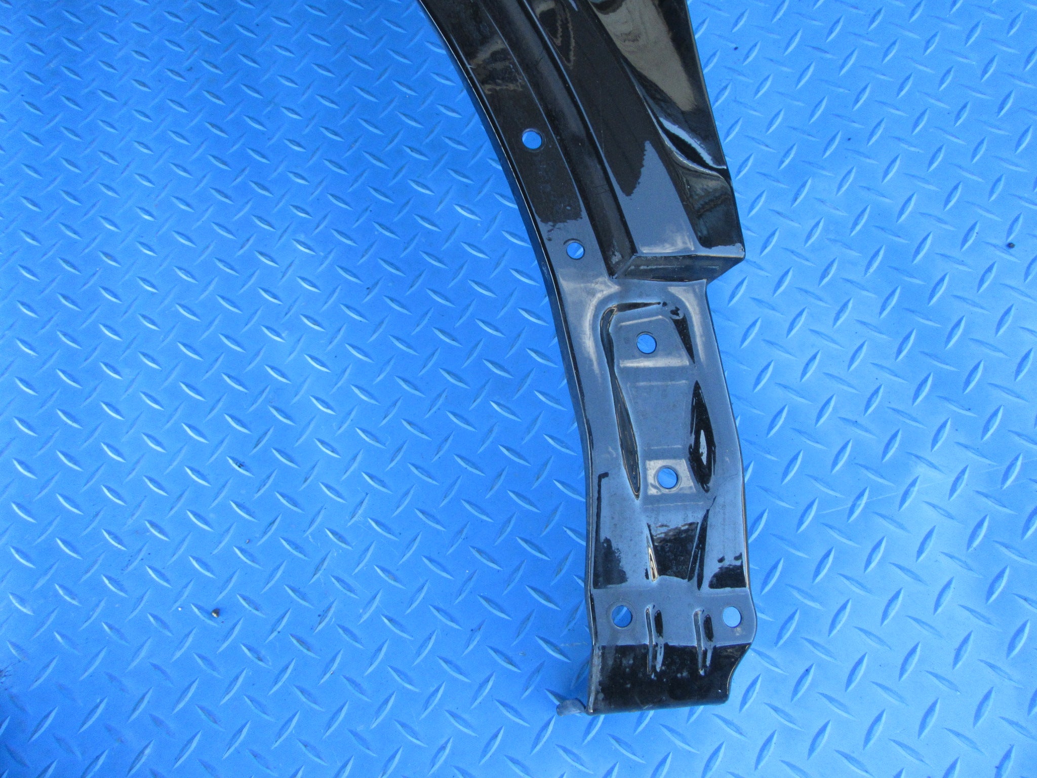 Bentley Bentayga left fender #4021