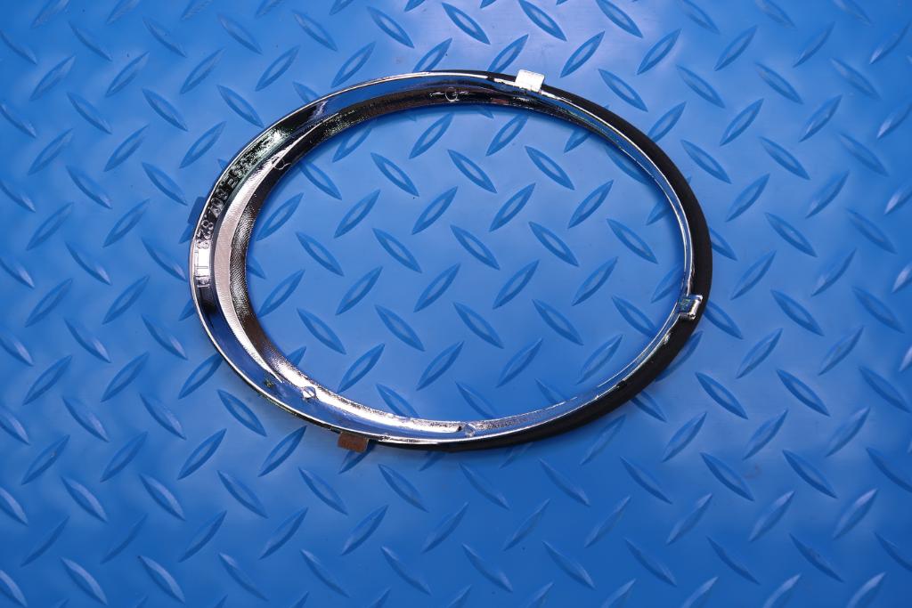 Bentley Flying Spur left chrome outer headlight ring #12768