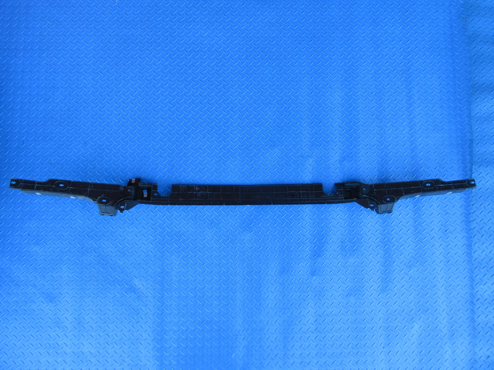 Bentley Continental Flying Spur rear bumper retaining strip #4041
