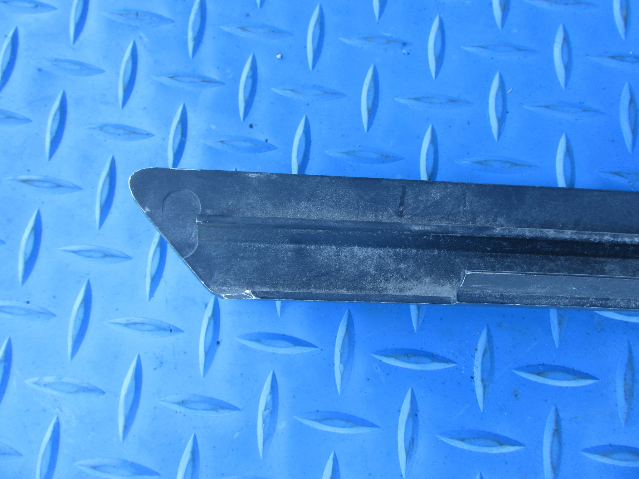 Rolls Royce Ghost left roof frame side trim #4050