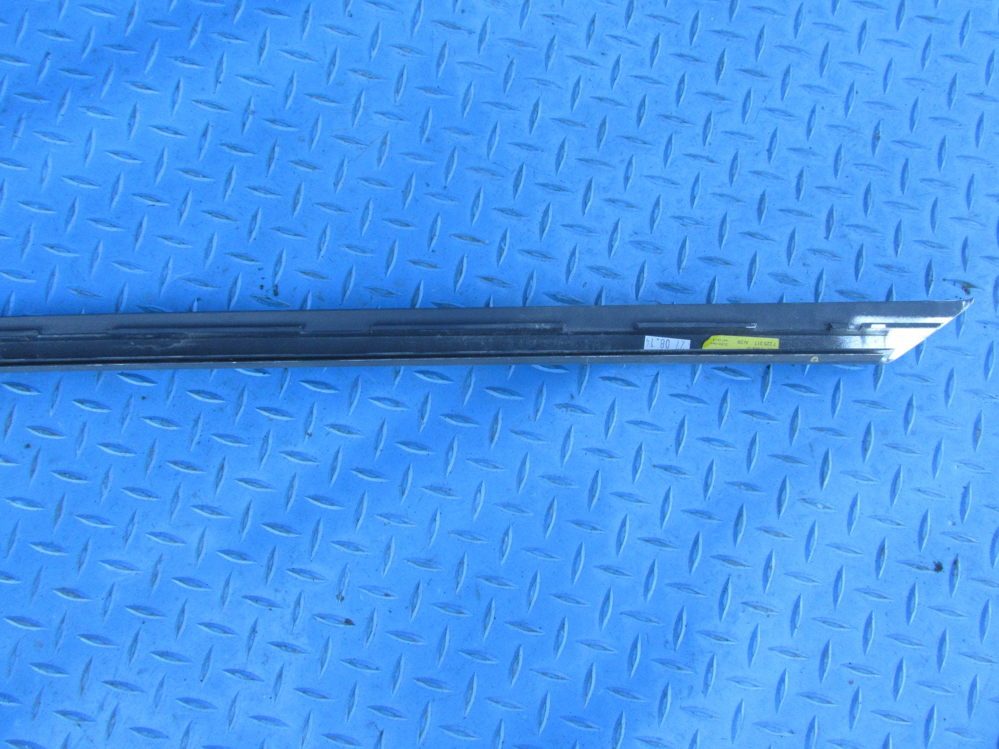 Rolls Royce Ghost left roof frame side trim #4050
