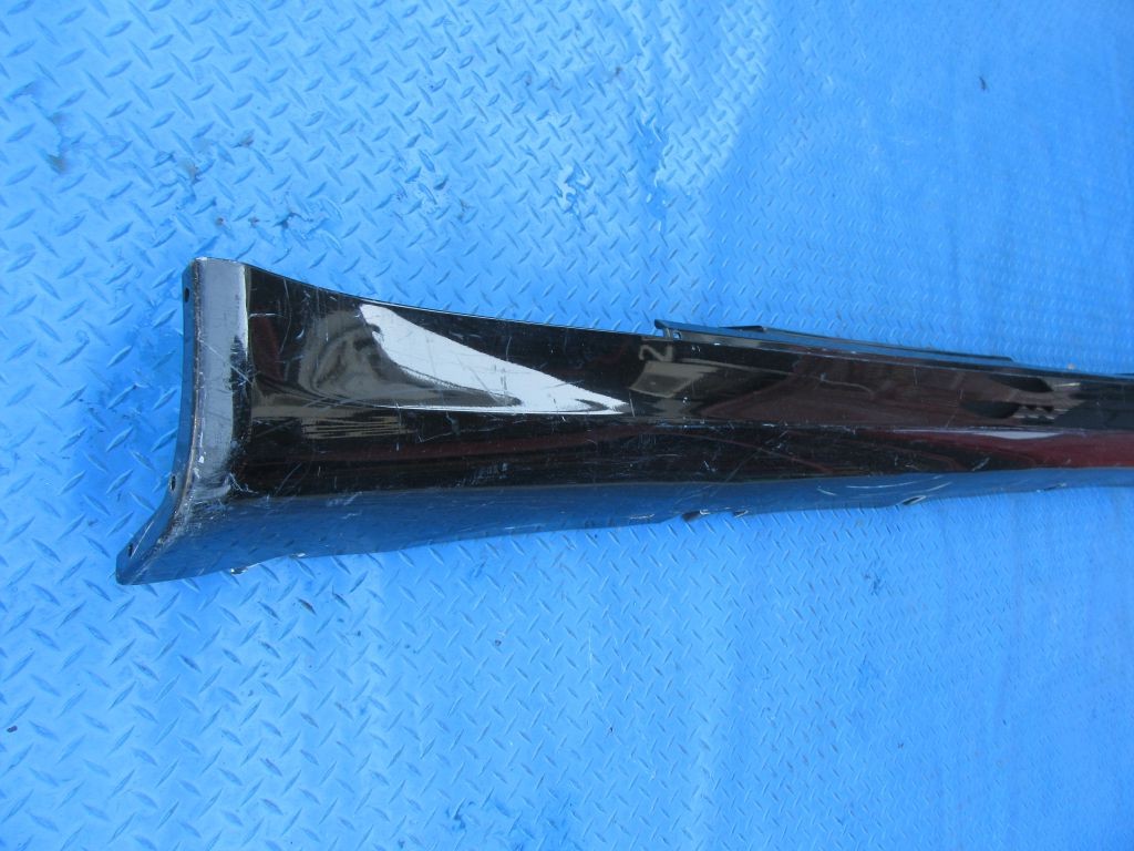 Maserati Quattroporte left driver side skirt rocker panel #8325