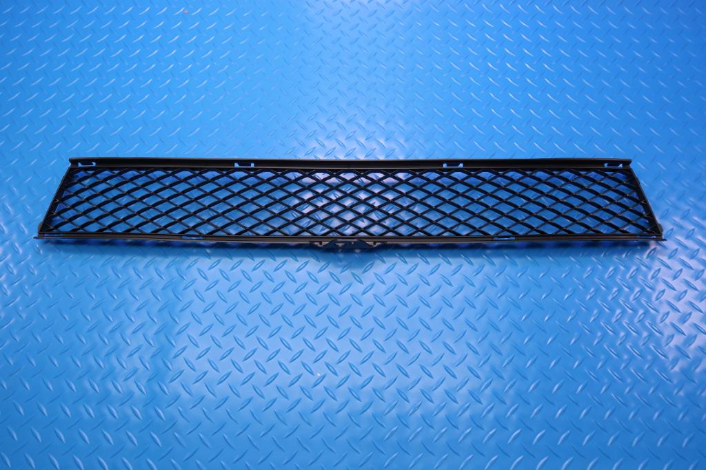 Rolls Royce Wraith Dawn front bumper center grille #12749