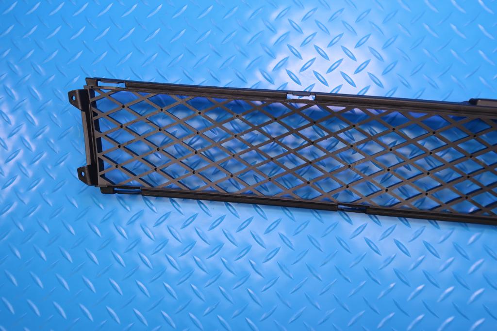 Rolls Royce Wraith Dawn front bumper center grille #12749