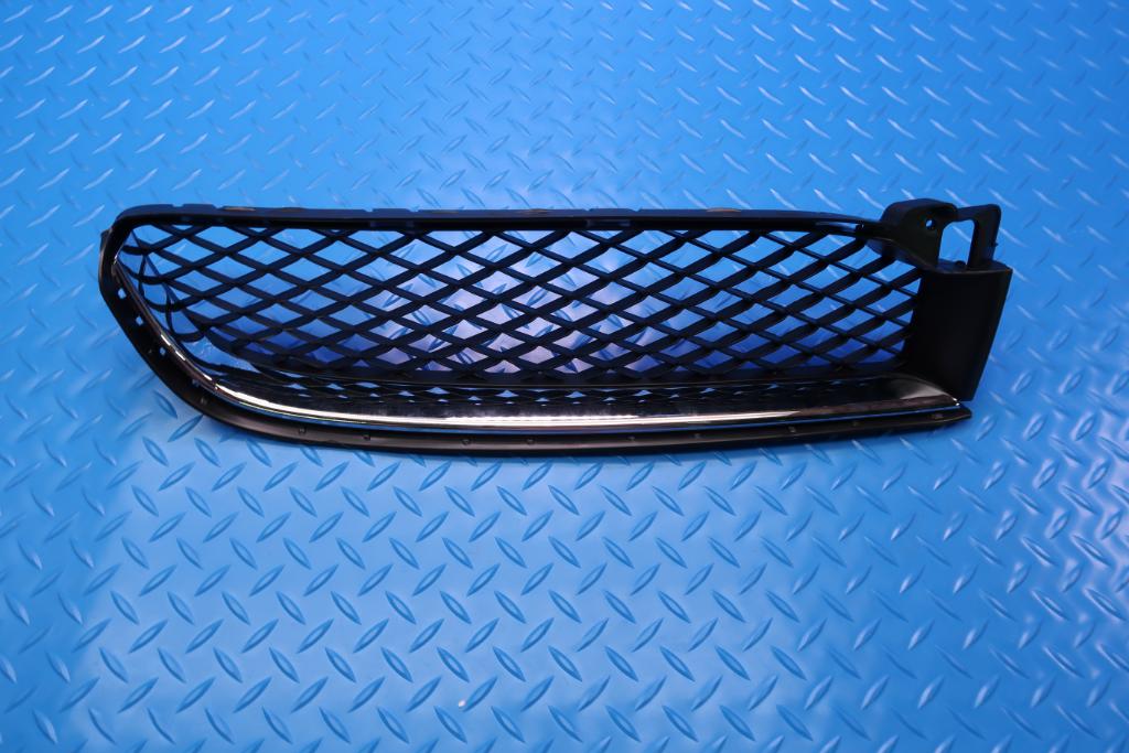 Rolls Royce Ghost Lci front bumper right grill + chrome trim #12689