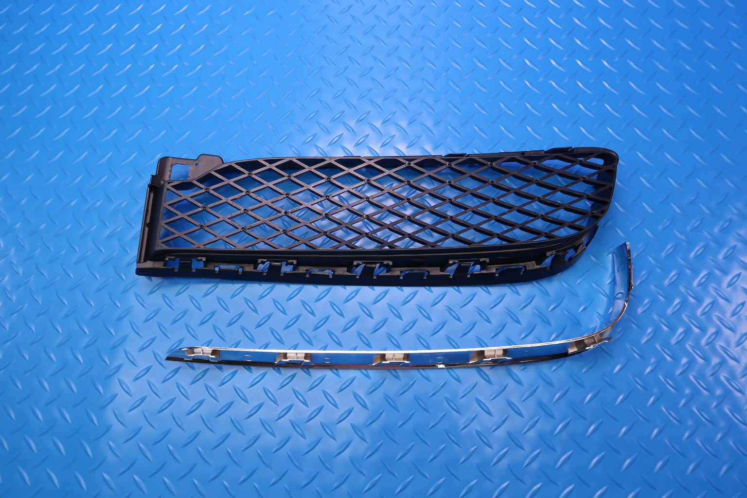 Rolls Royce Ghost Lci front bumper right grill + chrome trim #12689