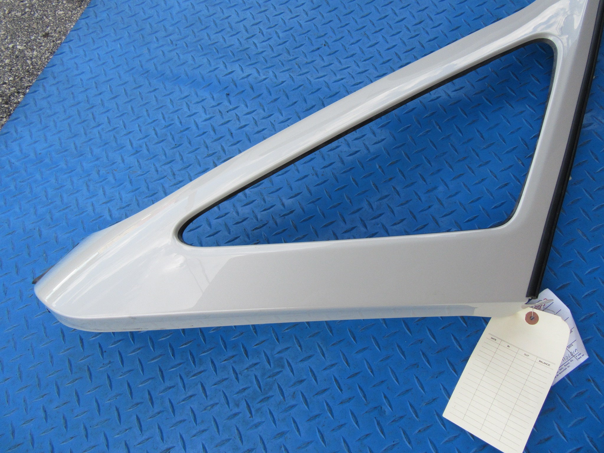 Rolls Royce Phantom Drophead right front vent glass trim #0560