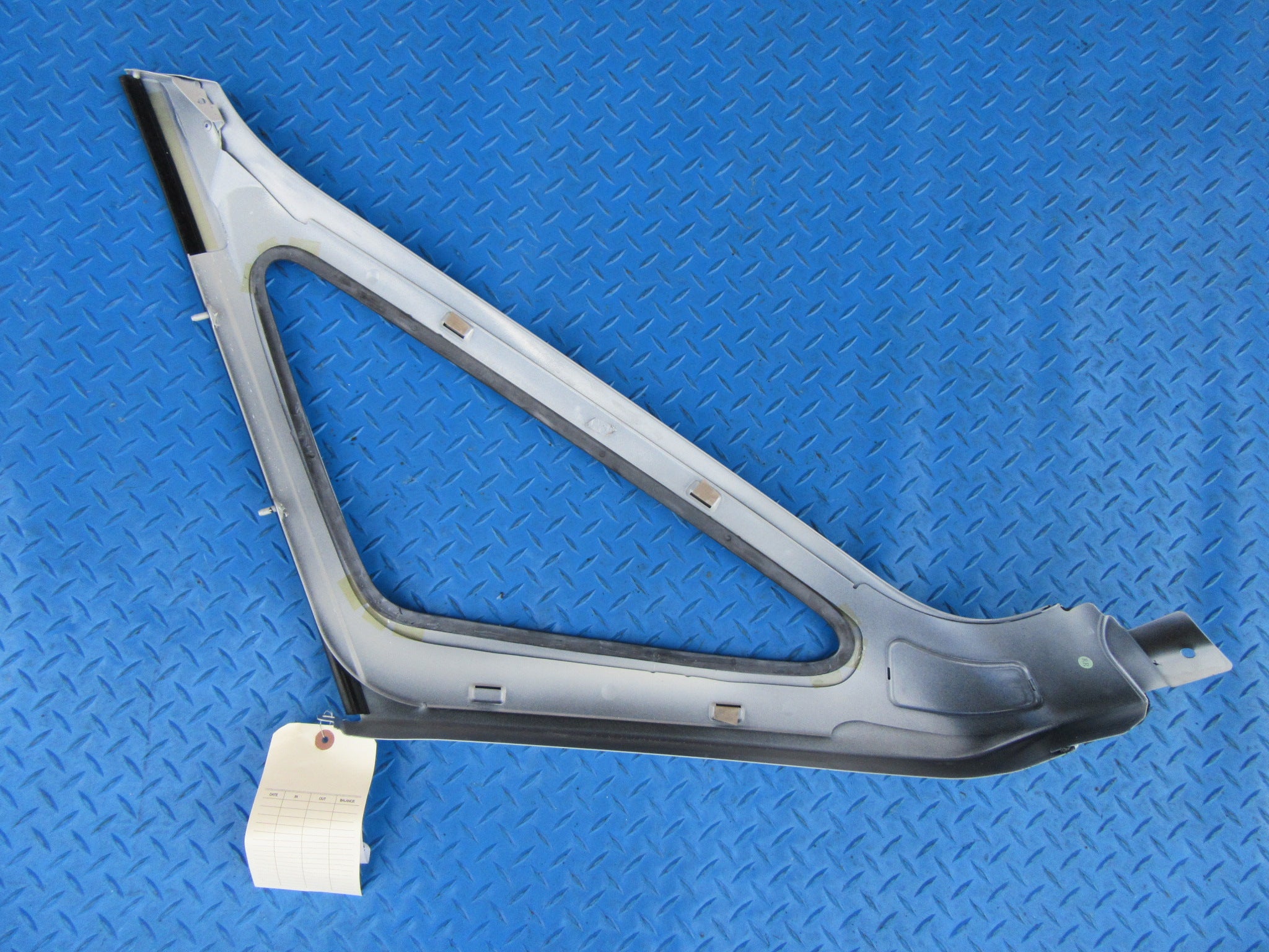 Rolls Royce Phantom Drophead right front vent glass trim #0560