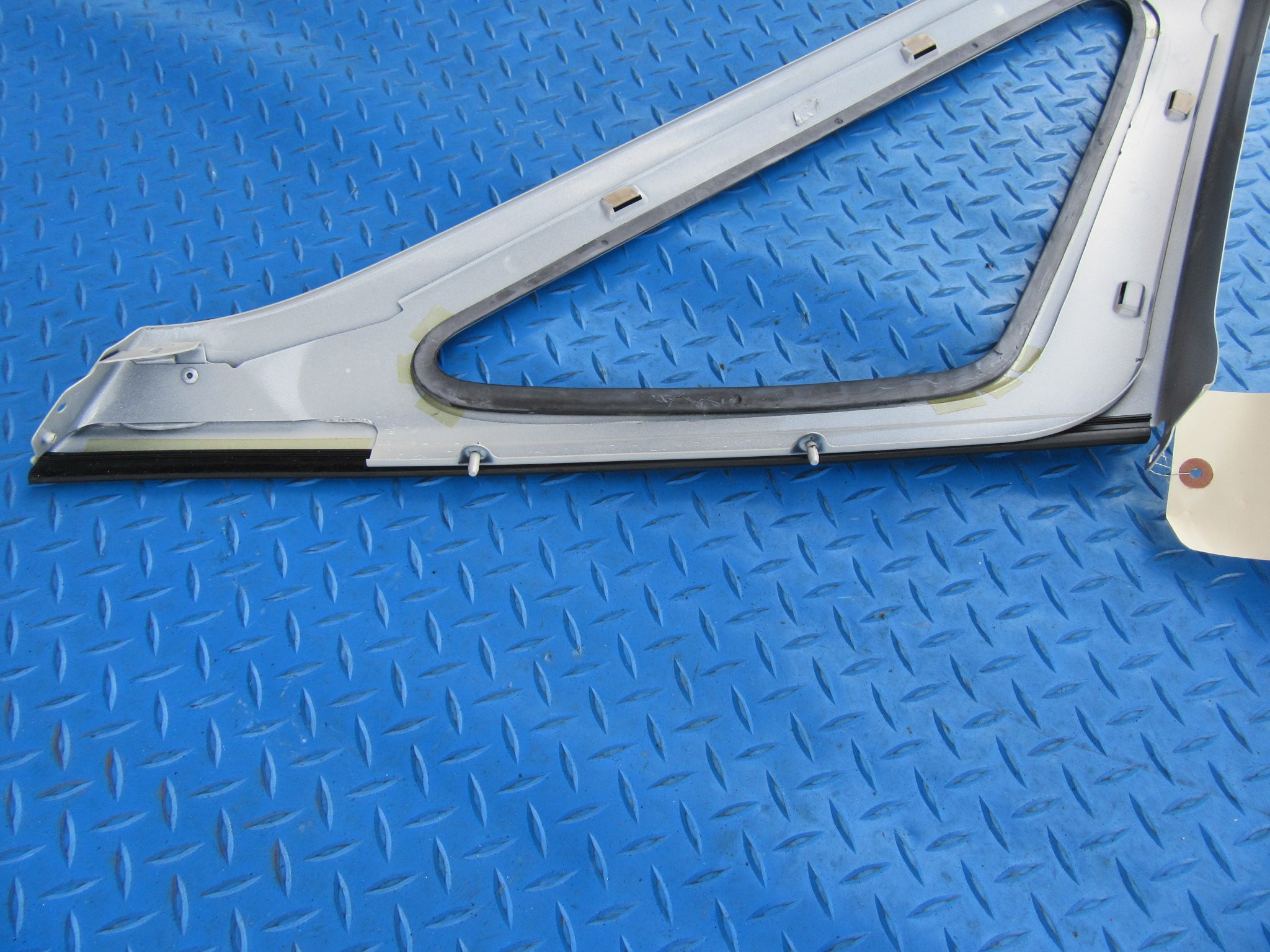 Rolls Royce Phantom Drophead right front vent glass trim #0560