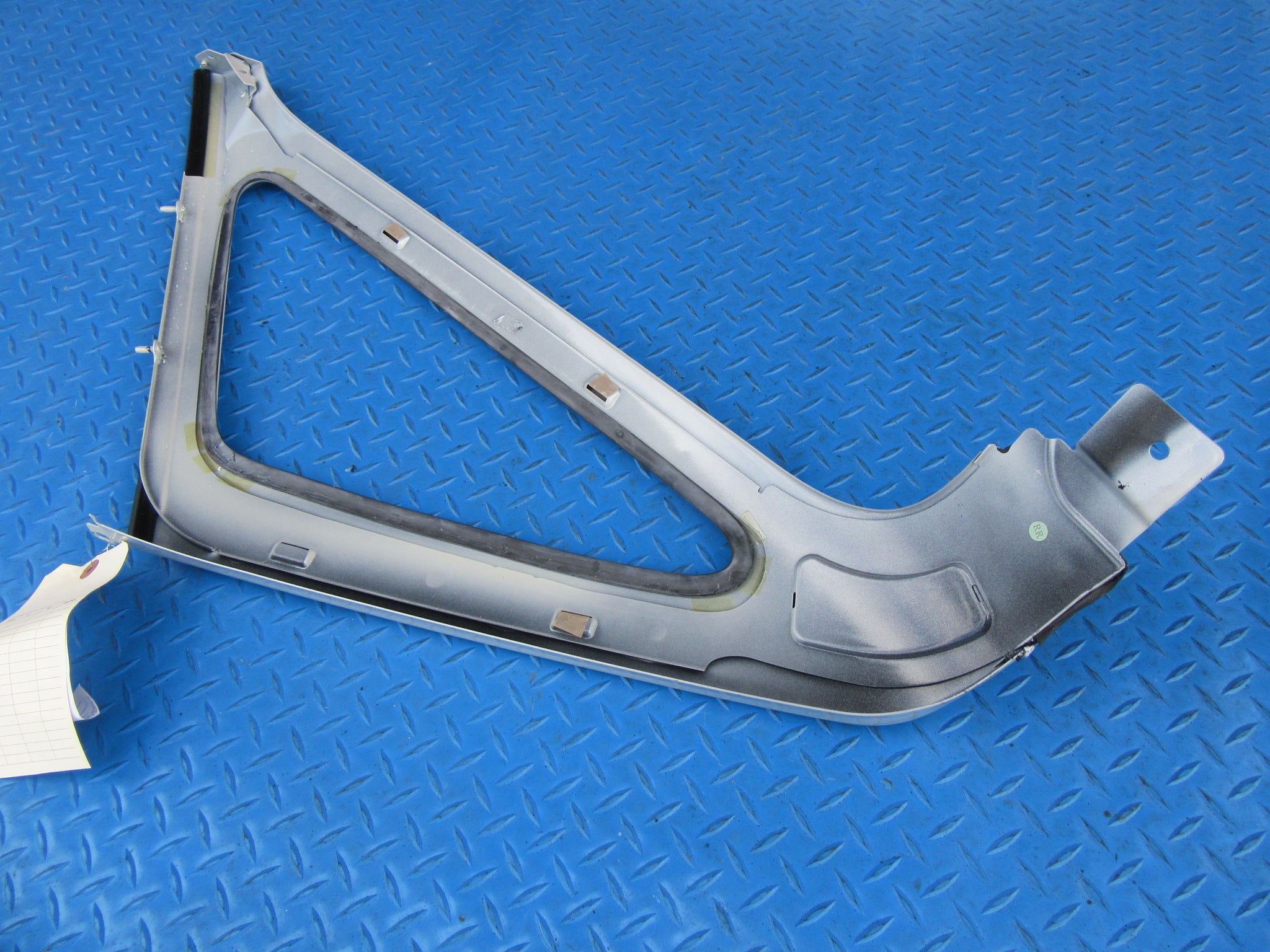 Rolls Royce Phantom Drophead right front vent glass trim #0560