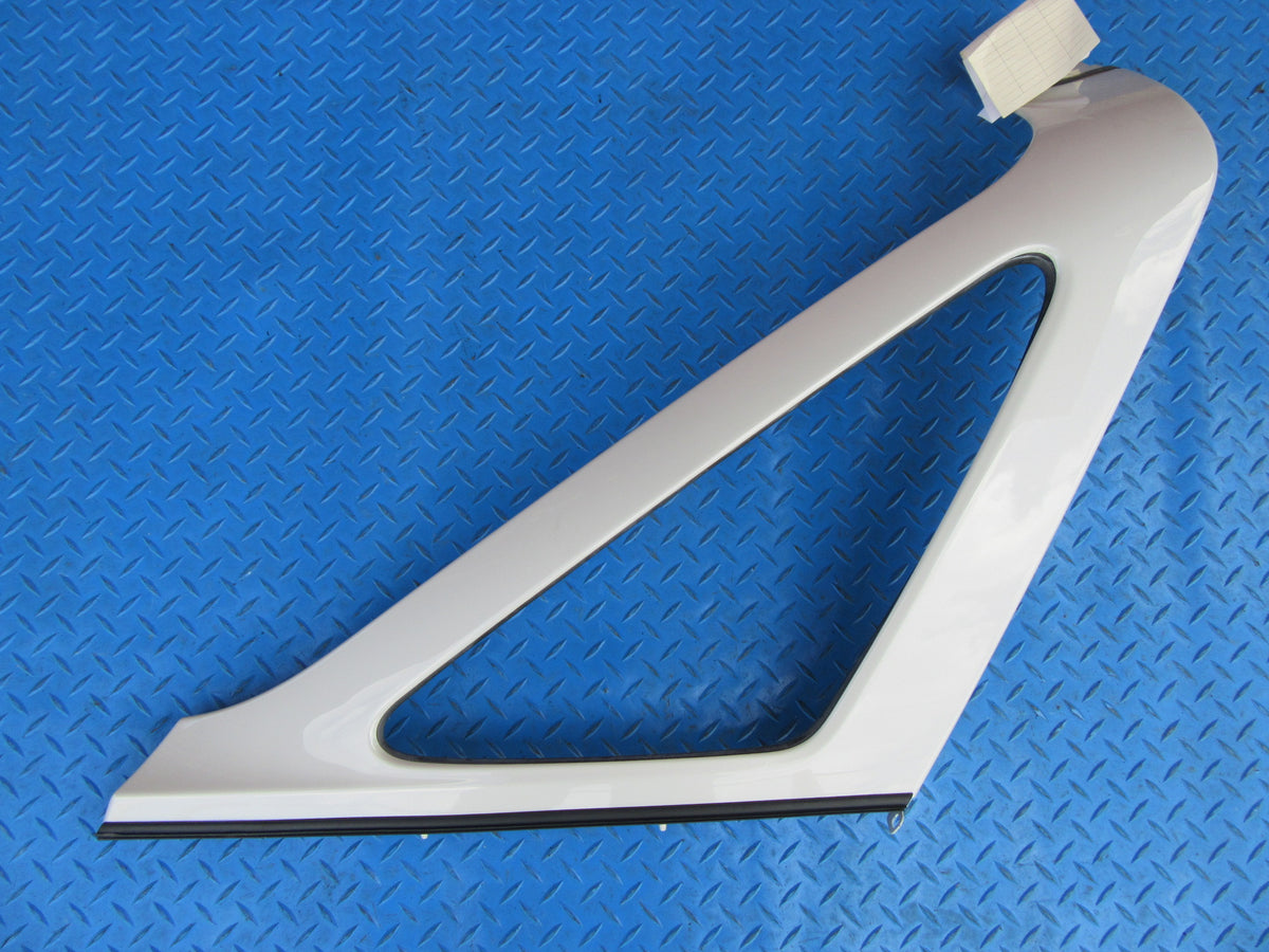 Rolls Royce Phantom Drophead left front vent glass trim #0559