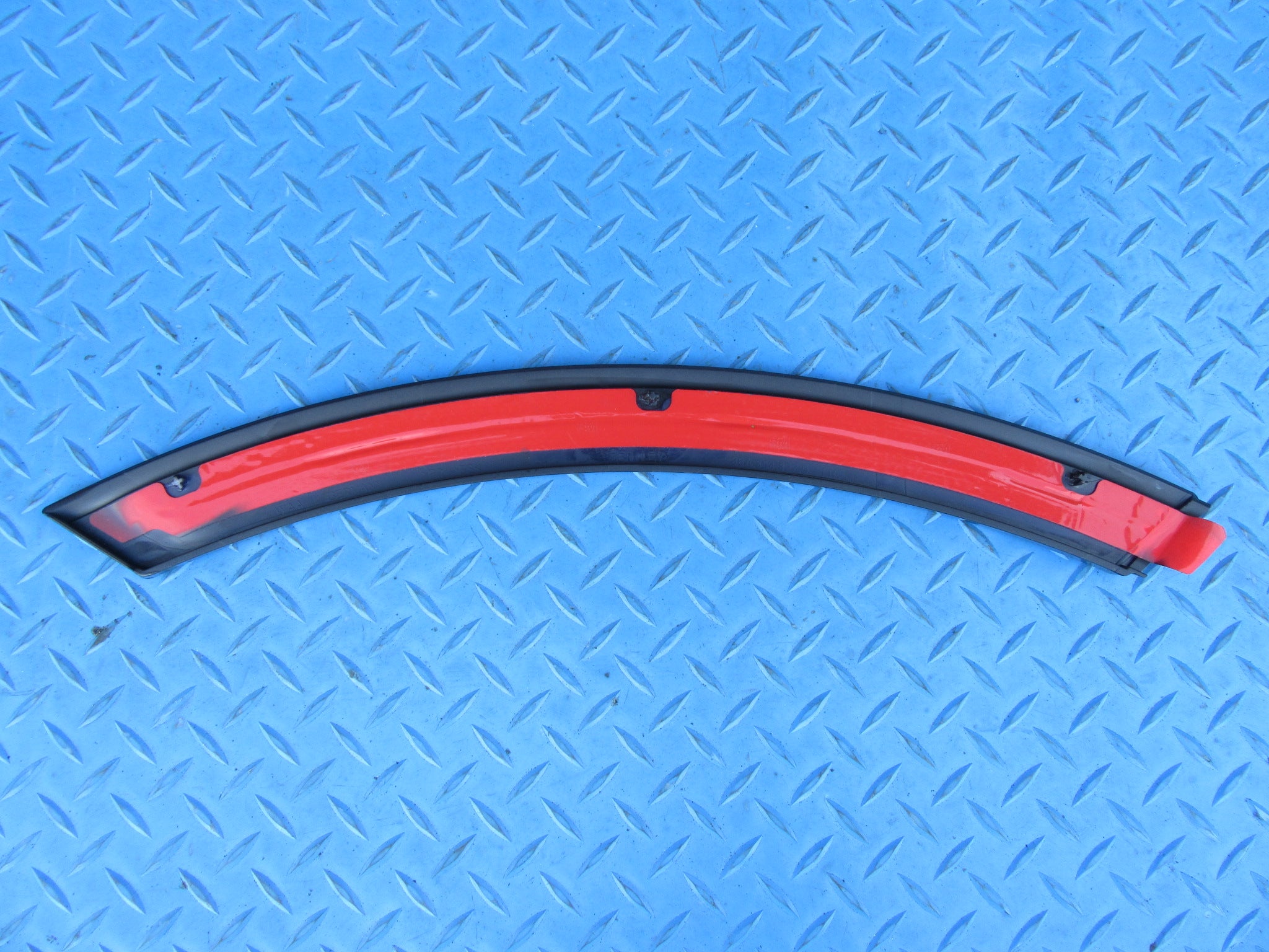 Bentley Bentayga left rear wheel arch trim #4077