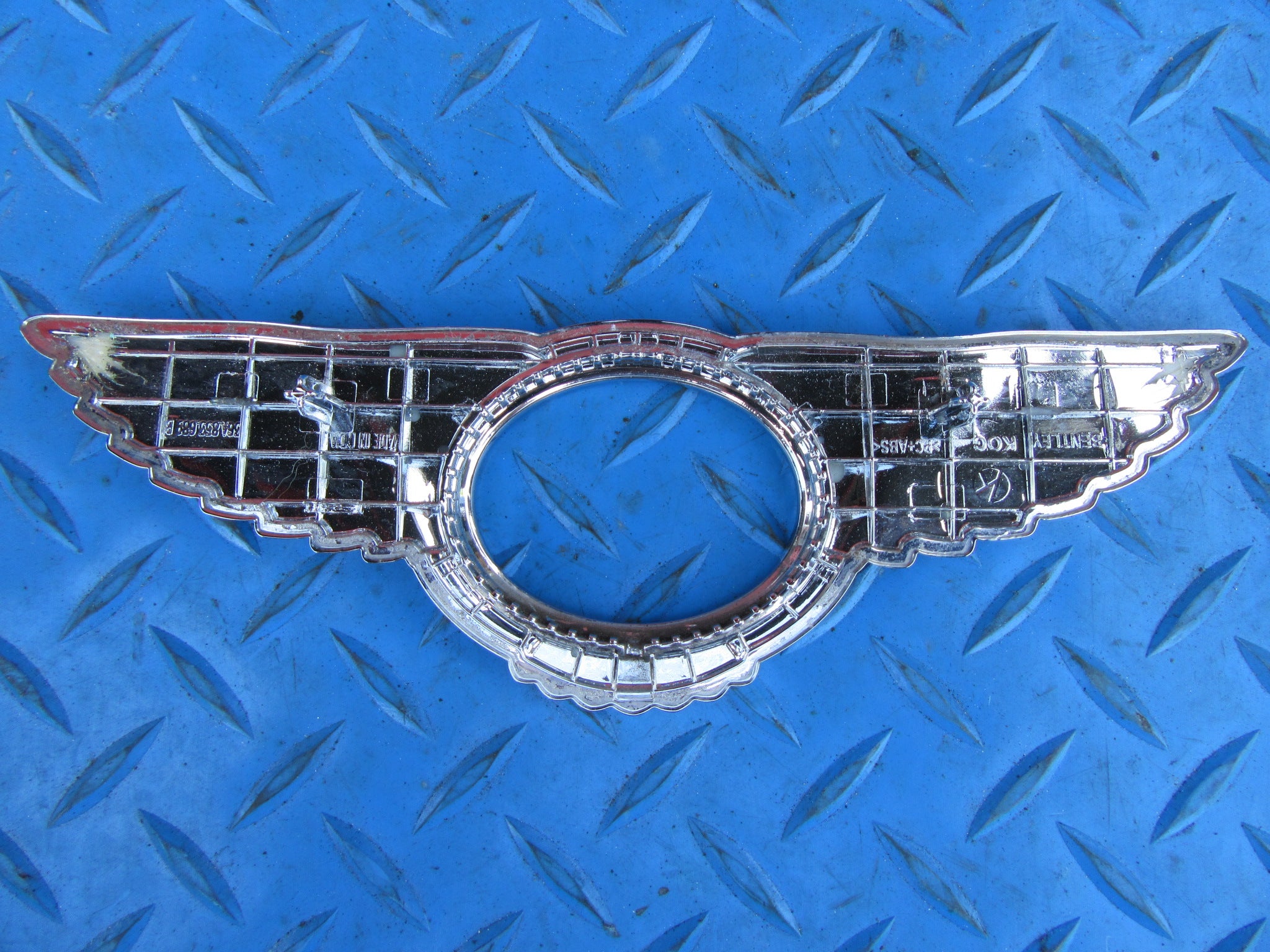 Bentley Bentayga rear trunk wings badge #4093