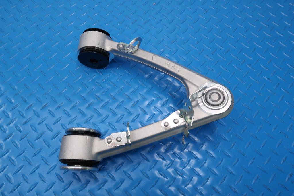 Maserati Quattroporte Granturismo left & right suspension control arms & spindles #12386