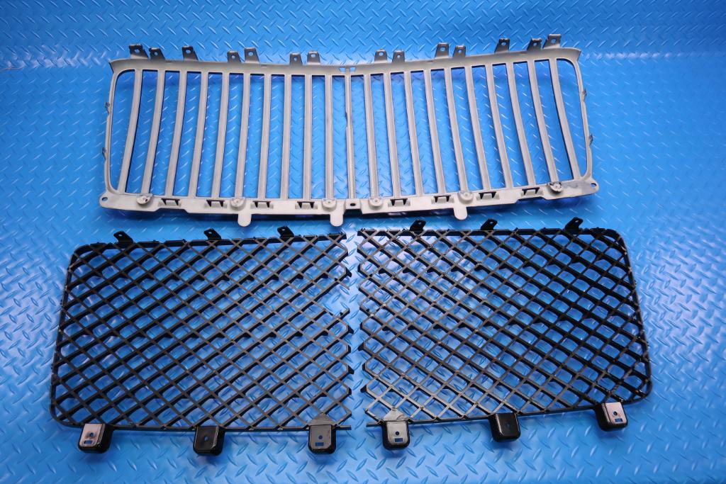 Bentley Bentayga Ewb Azure front black radiator grille #12831