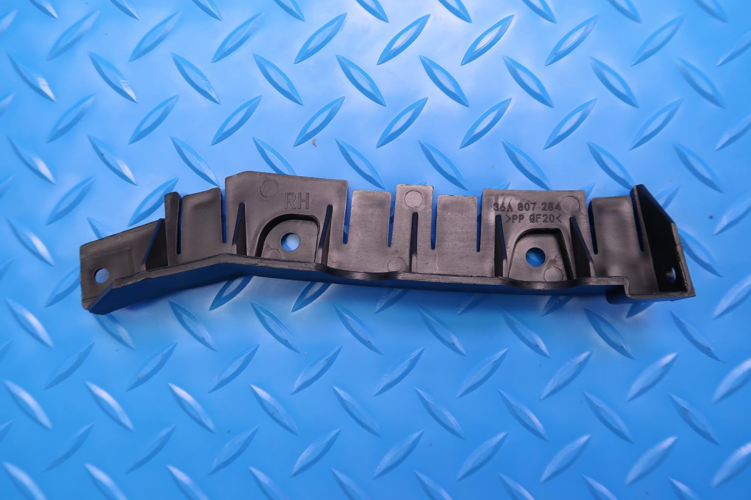Bentley Bentayga front bumper brackets left & right #12860