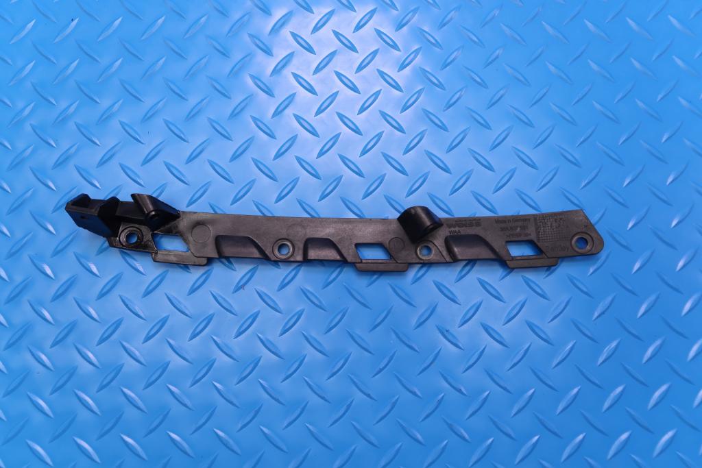 Bentley Bentayga front bumper left guide bracket #12864