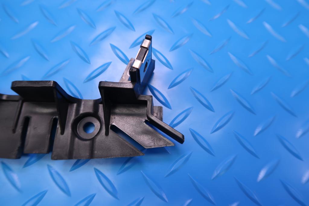 Bentley Continental GT GTC front bumper left guide bracket #12873