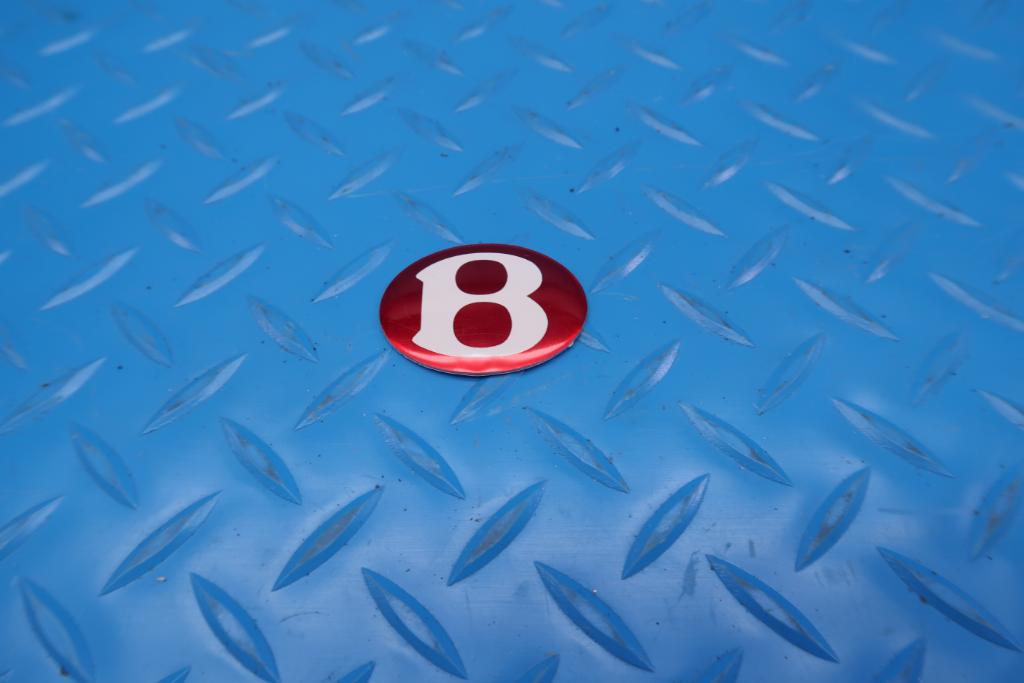 Bentley Gtc Gt Flying Spur grille & trunk B badge emblem logos burgundy #12421