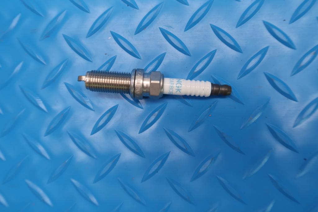 Maserati Quattroporte Gts V8 3.8 engine Ngk spark plugs 8pcs #13105